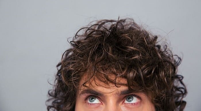 curly hair care for men img e1682317789439